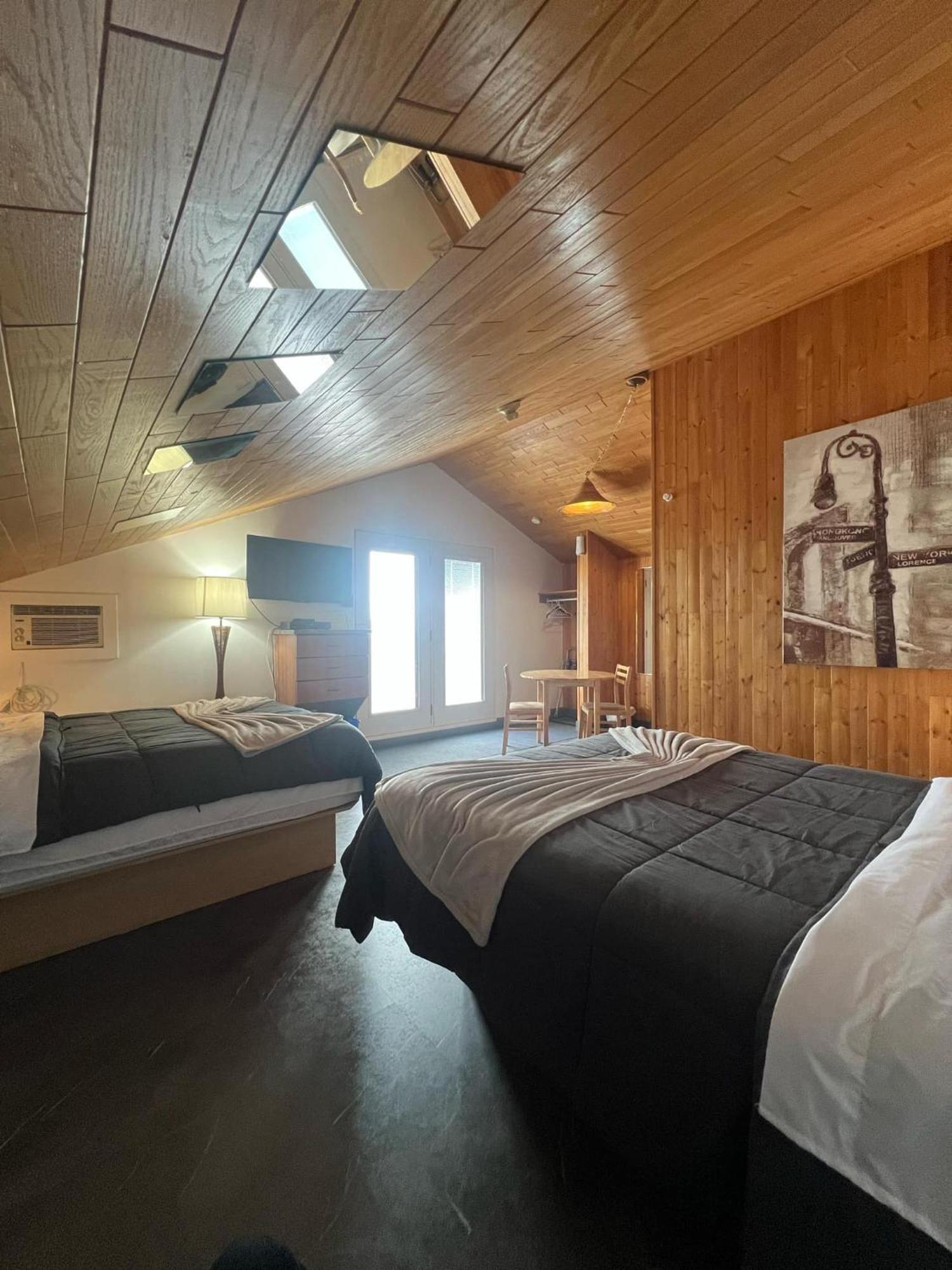 Hotel Auberge St-Felicien Saint-Félicien Εξωτερικό φωτογραφία